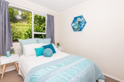 Photo of property in 9a Colchester Crescent, Newlands, Wellington, 6037