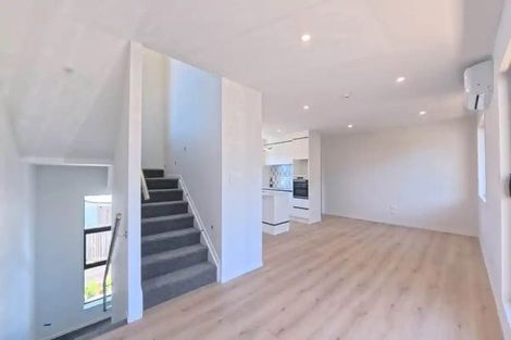 Photo of property in 7c Titirangi Road, New Lynn, Auckland, 0600