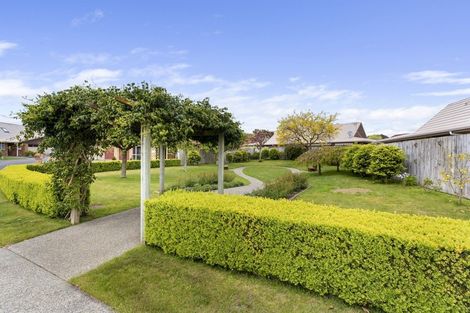 Photo of property in Rangeview Villas, 38/9 Fuller Close, Levin, 5510