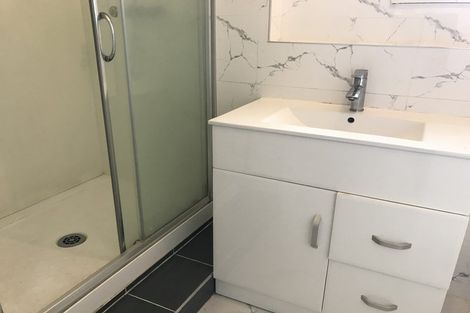 Photo of property in 1/44 Roberts Road, Glenfield, Auckland, 0629