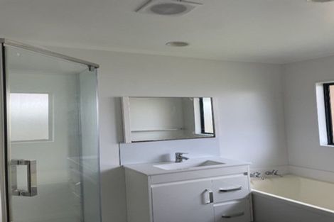 Photo of property in 2/51a Browns Road, Manurewa, Auckland, 2102