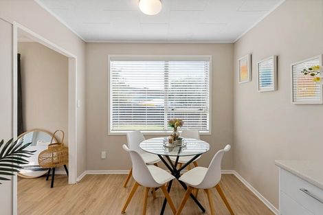 Photo of property in 39 Court Town Close, Mangere, Auckland, 2022