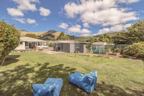 Photo of property in 6 Laing Crescent, Heathcote Valley, Christchurch, 8022