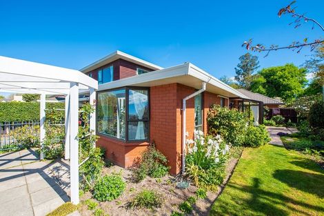 Photo of property in 2 Rubens Place, Burnside, Christchurch, 8053