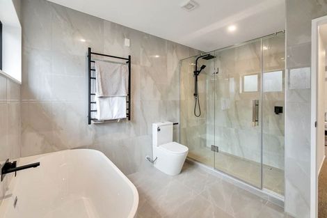 Photo of property in 23a Cottam Grove, Northcross, Auckland, 0632