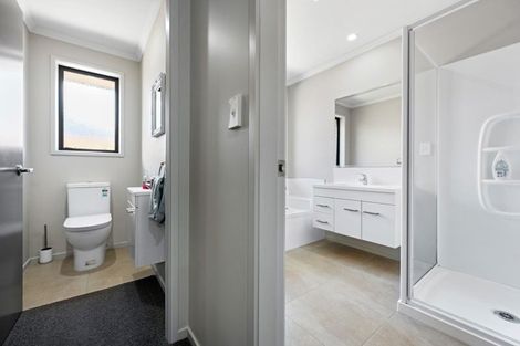 Photo of property in 28 Edgeview Crescent, Fitzroy, Hamilton, 3206