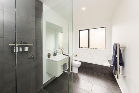 Photo of property in 3 Sardinia Grove, Fitzherbert, Palmerston North, 4410