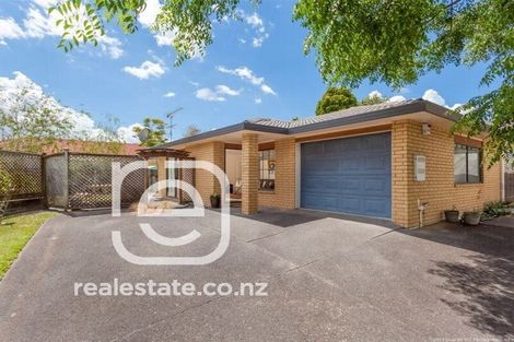 Photo of property in 2 Marbella Drive, Massey, Auckland, 0614