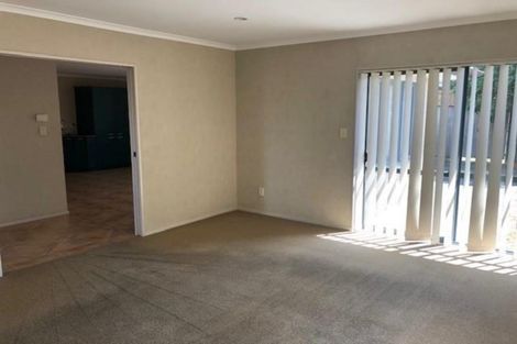 Photo of property in 2 Brosna Place, East Tamaki, Auckland, 2016