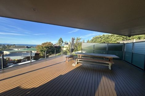 Photo of property in 8a Taumata Road, Castor Bay, Auckland, 0620