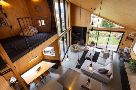 Photo of property in 14 Caithness Court, Jacks Point, Queenstown, 9371