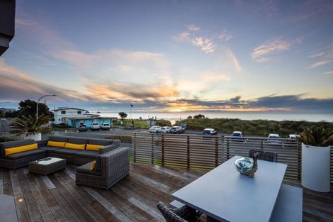 Photo of property in Weekeston Apartments, 2 Nobs Line, Strandon, New Plymouth, 4312