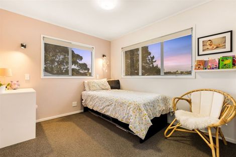 Photo of property in 93 Oreil Avenue, West Harbour, Auckland, 0618