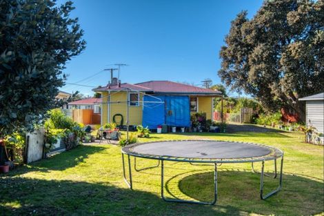 Photo of property in 16 Tolerton Avenue, Elgin, Gisborne, 4010