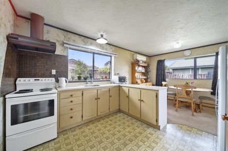 Photo of property in 2/7 King Edward Avenue, Papakura, 2110