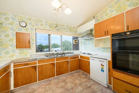 Photo of property in 24 Wikiriwhi Crescent, Awapuni, Palmerston North, 4412