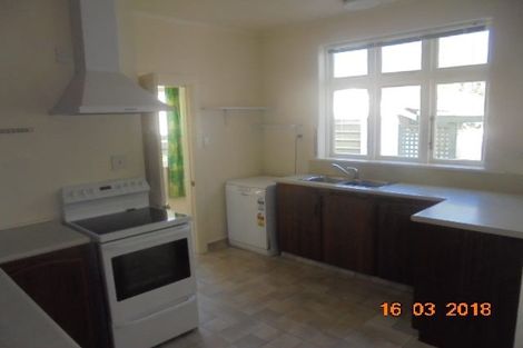 Photo of property in 14 Saint Albans Grove, Woburn, Lower Hutt, 5010