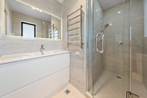Photo of property in 2/1 O'connell Street, Manurewa, Auckland, 2102