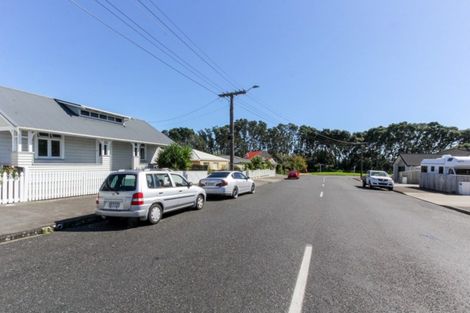 Photo of property in 6 Morley Street, New Plymouth, 4310