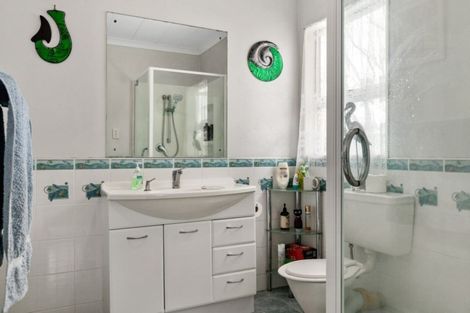 Photo of property in 27 Point Street, Raglan, 3225