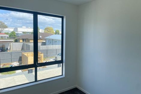 Photo of property in 3/5 Hikurangi Street, Te Atatu Peninsula, Auckland, 0610