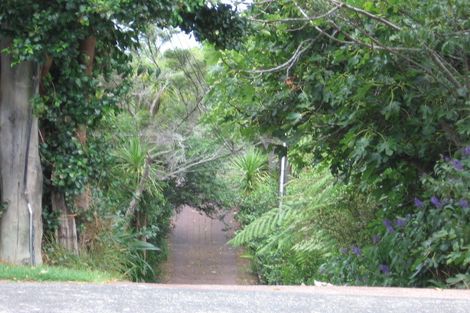 Photo of property in 2/106 Island Bay Road, Beach Haven, Auckland, 0626