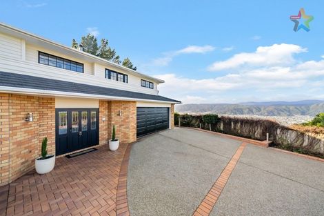 Photo of property in 44 Arahiwi Grove, Tirohanga, Lower Hutt, 5010