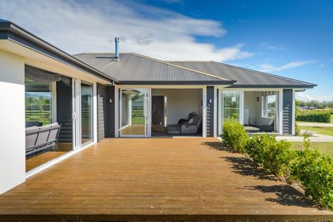 Photo of property in 33 Hartwell Drive, Kelvin Grove, Palmerston North, 4470
