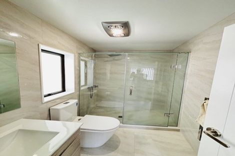 Photo of property in 1/2 Cameron Street, Papakura, 2110