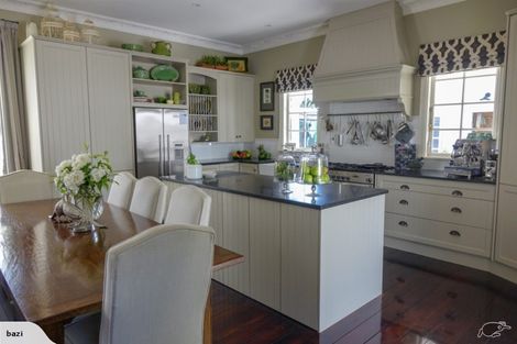 Photo of property in 10 Dixon Street, Carterton, 5713