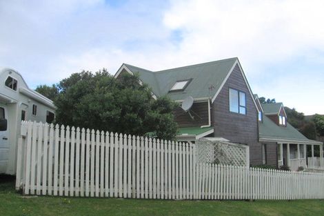 Photo of property in 5 Tortola Crescent, Grenada Village, Wellington, 6037