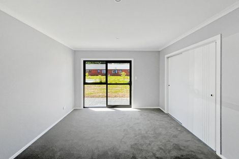 Photo of property in 8 Winnie Close, Acacia Bay, Taupo, 3330