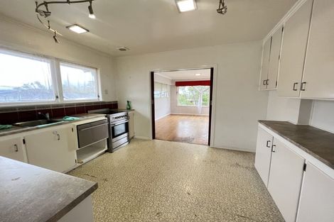 Photo of property in 4 Hillary Heights Avenue, Glendene, Auckland, 0602