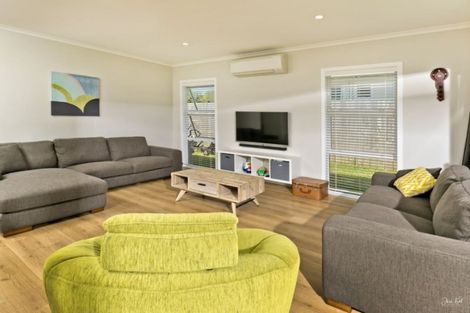 Photo of property in 352 Main Road, Huapai, Kumeu, 0810