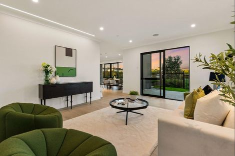 Photo of property in 32 Catalina Avenue, Rosehill, Papakura, 2113
