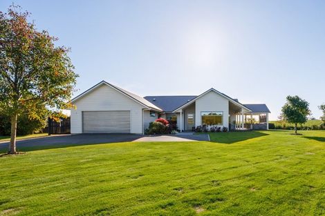 Photo of property in 20 Loveston Lane, Kelvin Grove, Palmerston North, 4470