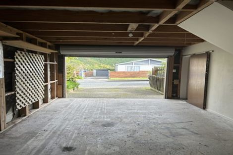 Photo of property in 265a Mitchell Street, Brooklyn, Wellington, 6021