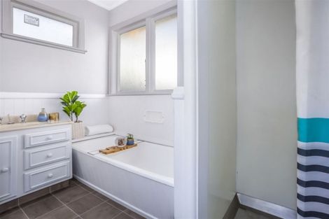 Photo of property in 40 Ernest Street, Ranui, Porirua, 5024