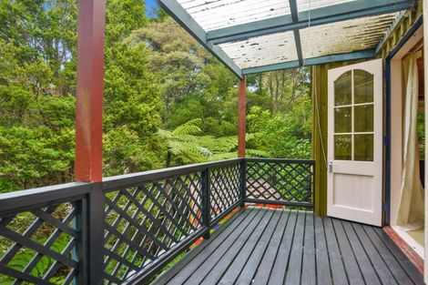 Photo of property in 5 Staley Road, Parau, Auckland, 0604