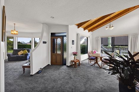 Photo of property in 23 Veale Road, Frankleigh Park, New Plymouth, 4310