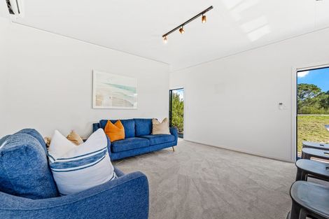 Photo of property in 1119a Whangaparaoa Road, Tindalls Beach, Whangaparaoa, 0930