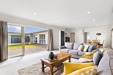 Photo of property in 6 Lakeside Drive, Pahurehure, Papakura, 2113