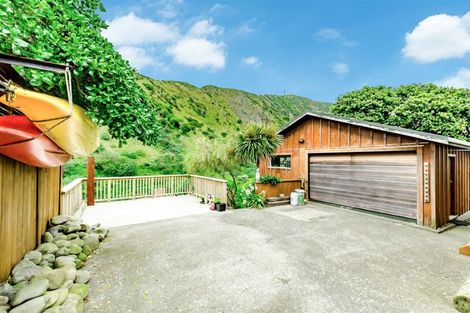 Photo of property in 72 Tilley Road, Paekakariki, 5034