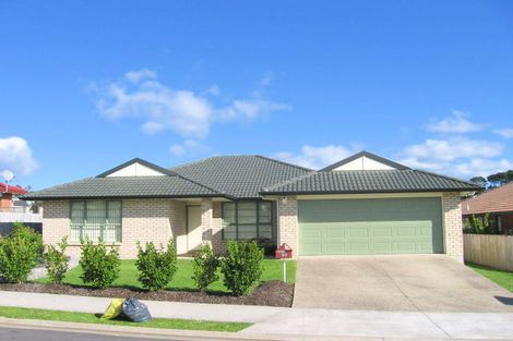 Photo of property in 12 Parkcrest Drive, Henderson, Auckland, 0612
