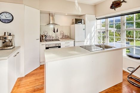 Photo of property in 36 Heretaunga Square, Silverstream, Upper Hutt, 5019