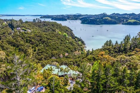 Photo of property in 104 Te Wahapu Road, Russell, 0272