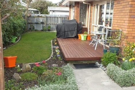 Photo of property in 2/66 Martin Avenue, Beckenham, Christchurch, 8023