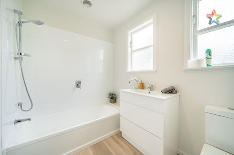 Photo of property in 43 Benge Crescent, Naenae, Lower Hutt, 5011