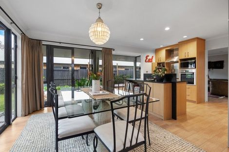 Photo of property in 11 Saint James Drive, Huntington, Hamilton, 3210