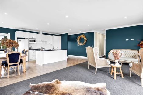 Photo of property in 22 Maple Crescent, Whalers Gate, New Plymouth, 4310